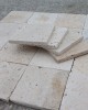 Travertin clasic bej 10 × 10 × 1 cm