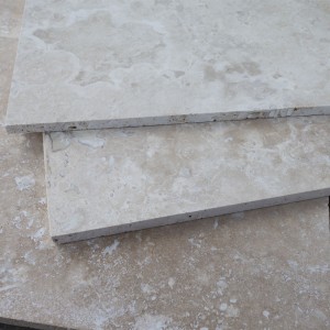 Travertin classic "crosscut", 30,5 × 61 × 1,2 cm